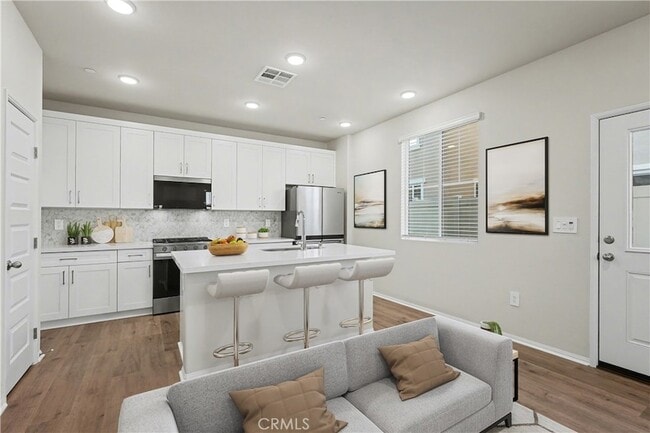 Building Photo - 28506 Via Priorat