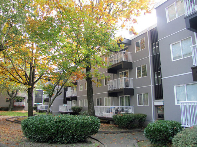 Photo du bâtiment - Regent Place Apartments