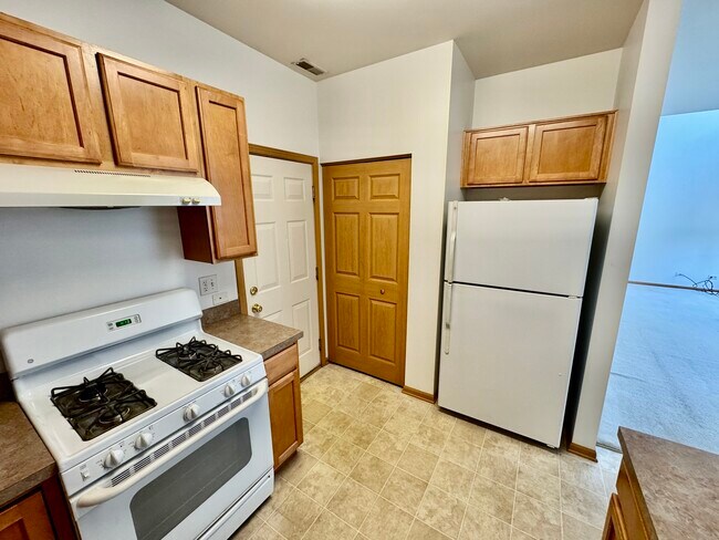 Building Photo - 1524 Waterside Dr