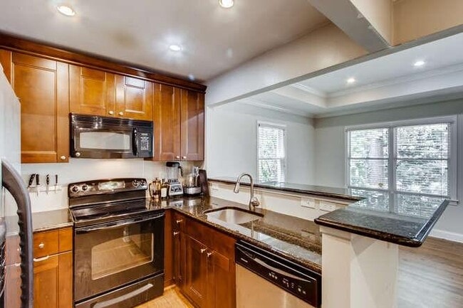 Foto del edificio - 2915 N Fulton Dr NE