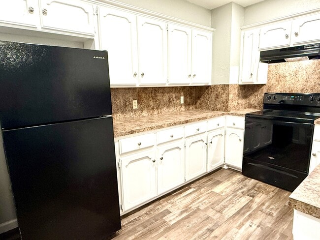 Building Photo - 3128 Cardinal Dr