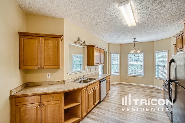 Building Photo - 30 Chesterfield Ct