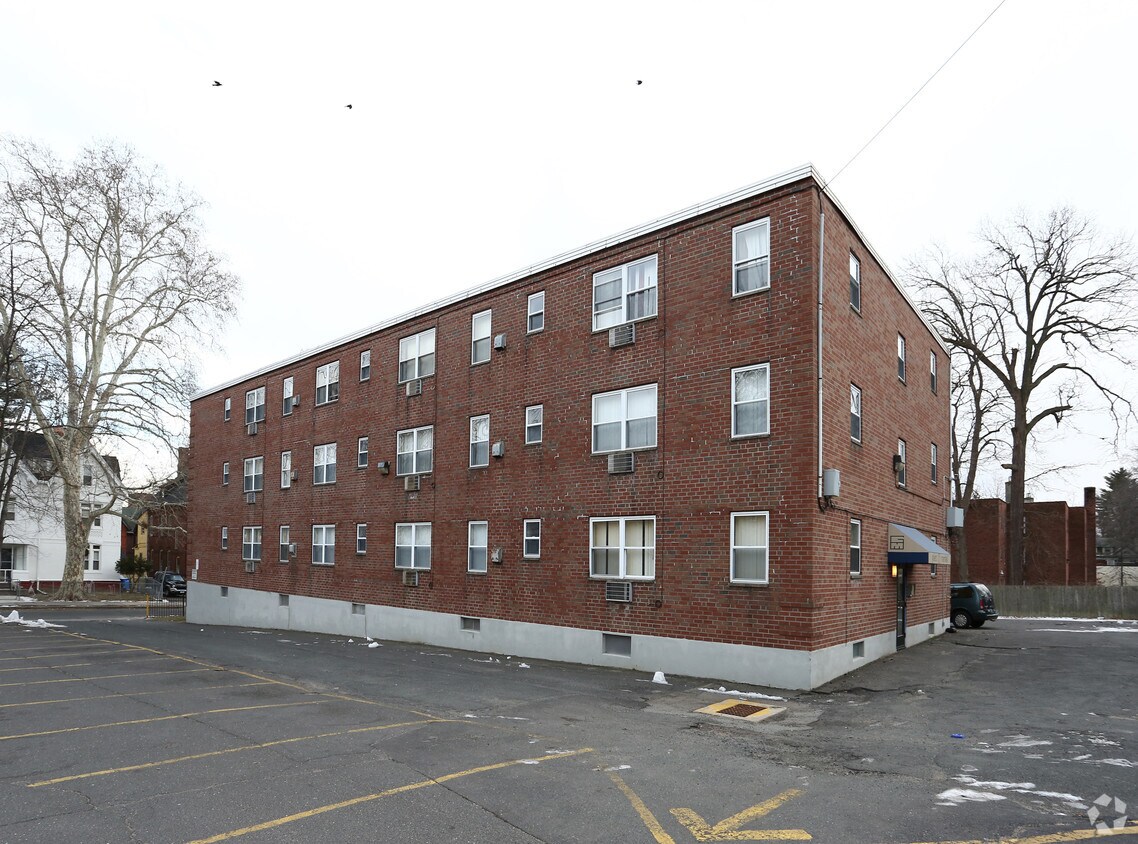 Building Photo - Gillett Apartments