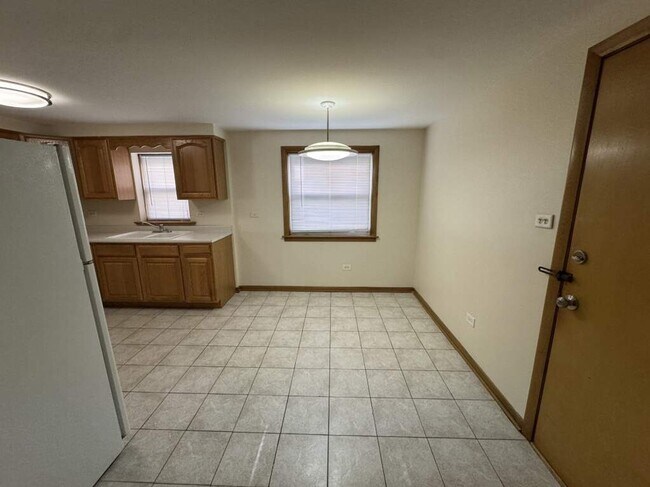 Foto del edificio - 4752 N Menard Ave