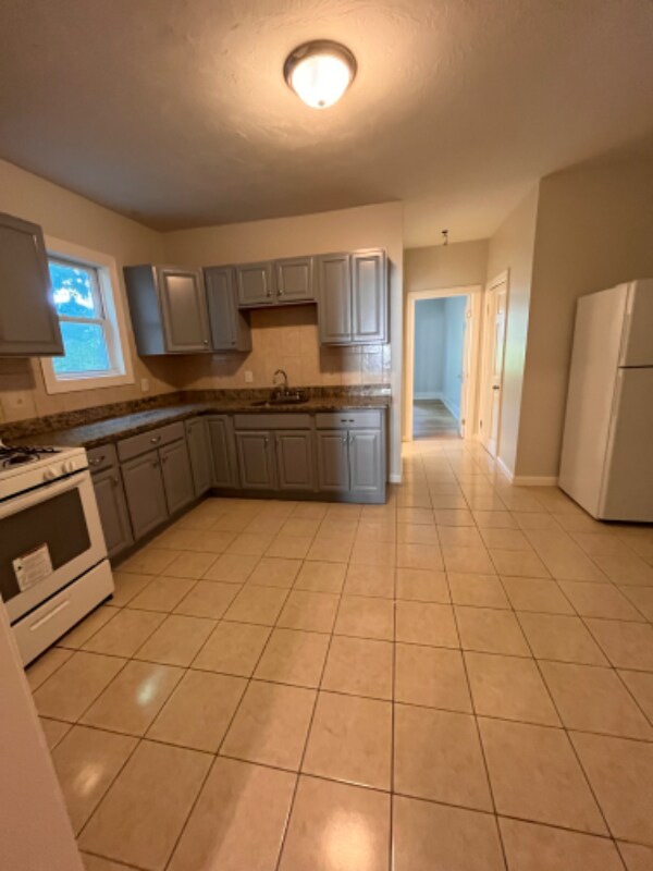 Building Photo - 29 Oberlin St