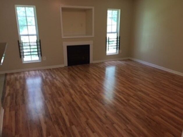 Building Photo - 805 Tallulah Ct