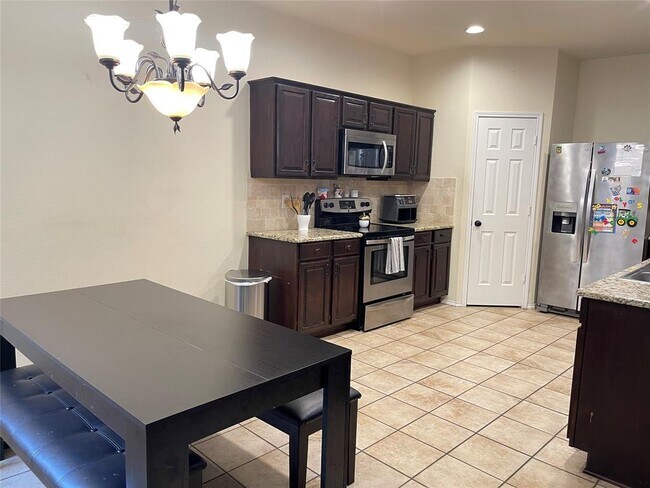 Foto del edificio - 1519 Silverleaf Dr