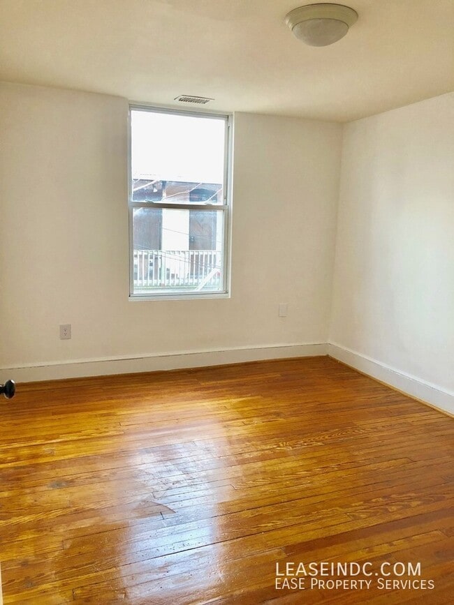 Foto del edificio - 1708 3rd St NW