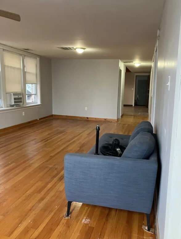 Foto del edificio - 5740 W 22nd Pl