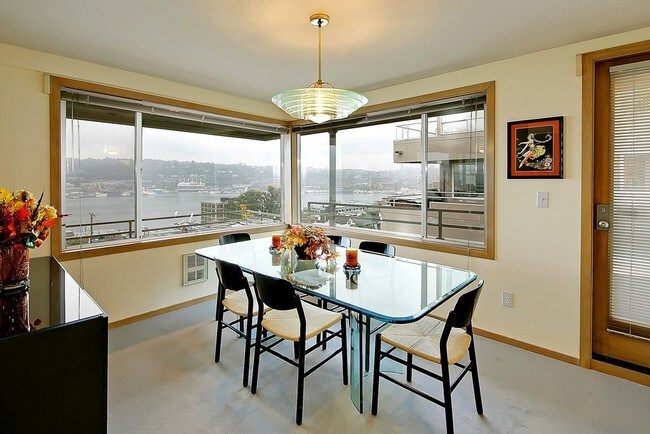 Building Photo - 1768 Aurora Ave