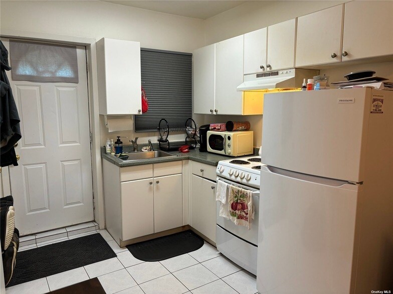 Foto del edificio - 174 Mills Pond Rd