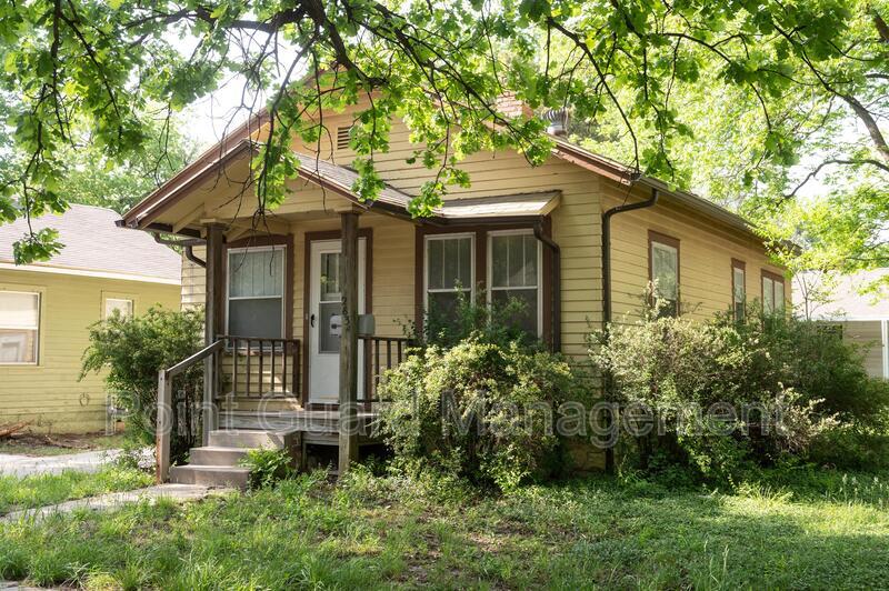 Primary Photo - 2834 E Elm St
