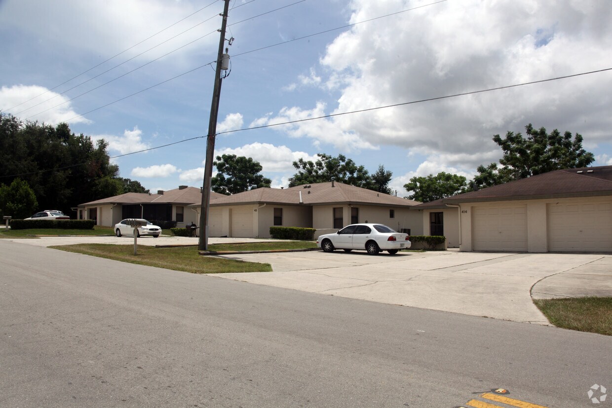 410 Domaris Ave, Lake Wales, FL 33853 Apartments Lake Wales, FL