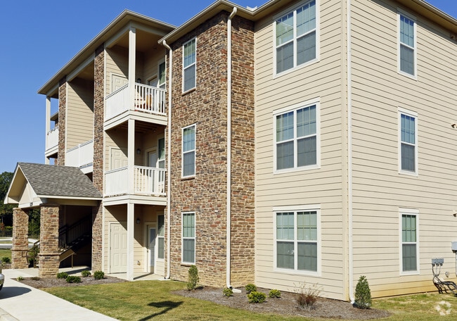 Building Photo - The Villages of Campbell Oaks