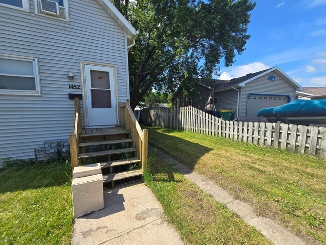 Building Photo - 1482 Elm St