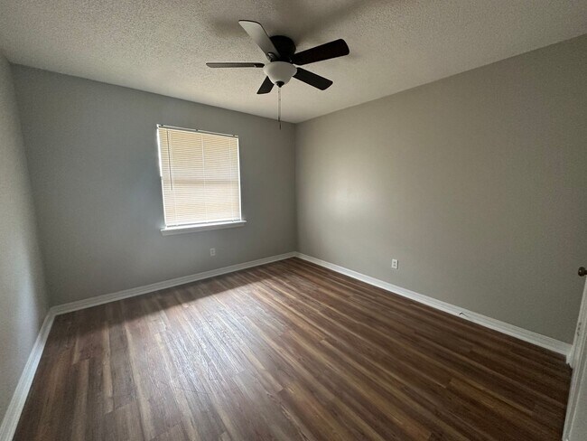 Foto del edificio - 3 Bed; 2.5 Bath Bossier Home