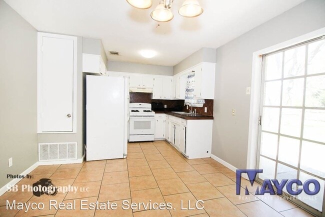 Foto del edificio - 4 br, 1.5 bath House - 9461 McAdoo