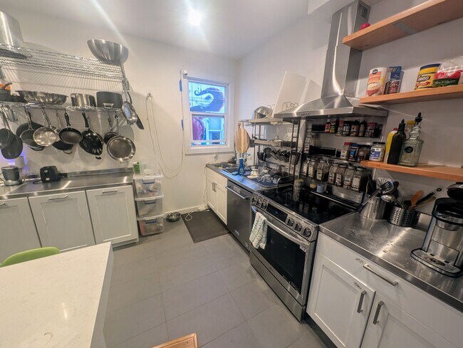Foto del edificio - 3491 20th St