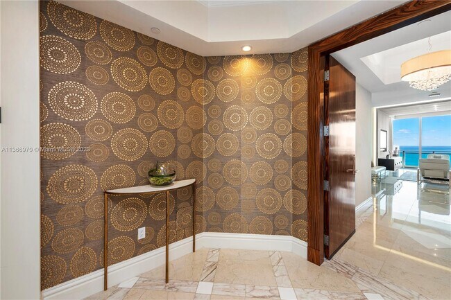 Foto del edificio - 10295 Collins Ave