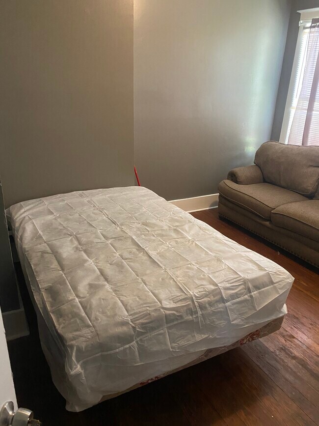 Bedroom 2 - 659 Decatur St