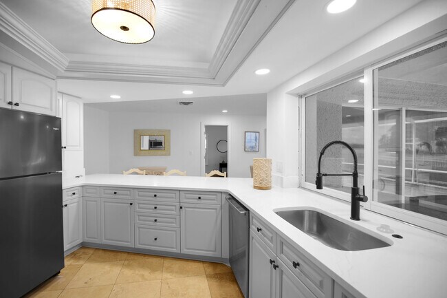 Foto del edificio - 2083 Hawaii Ave NE