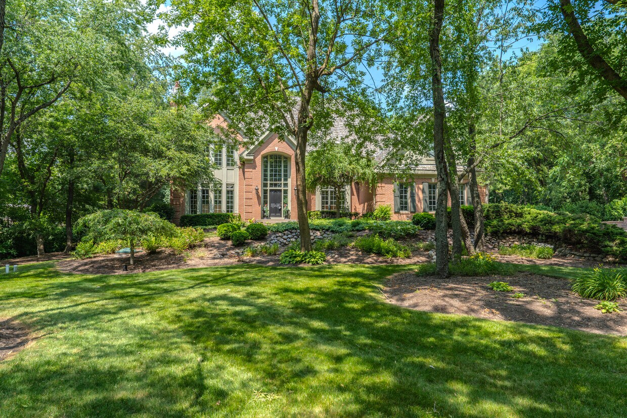 Foto principal - 4N540 Hidden Oaks Rd