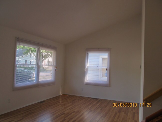 Building Photo - 409-411 Hayes Ave