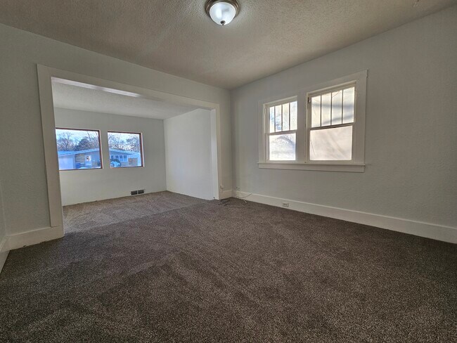 Foto del edificio - 515 E 11th St