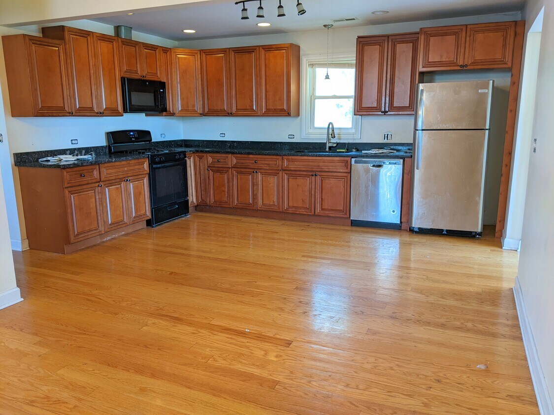 Primary Photo - 2106 Jackson Ave