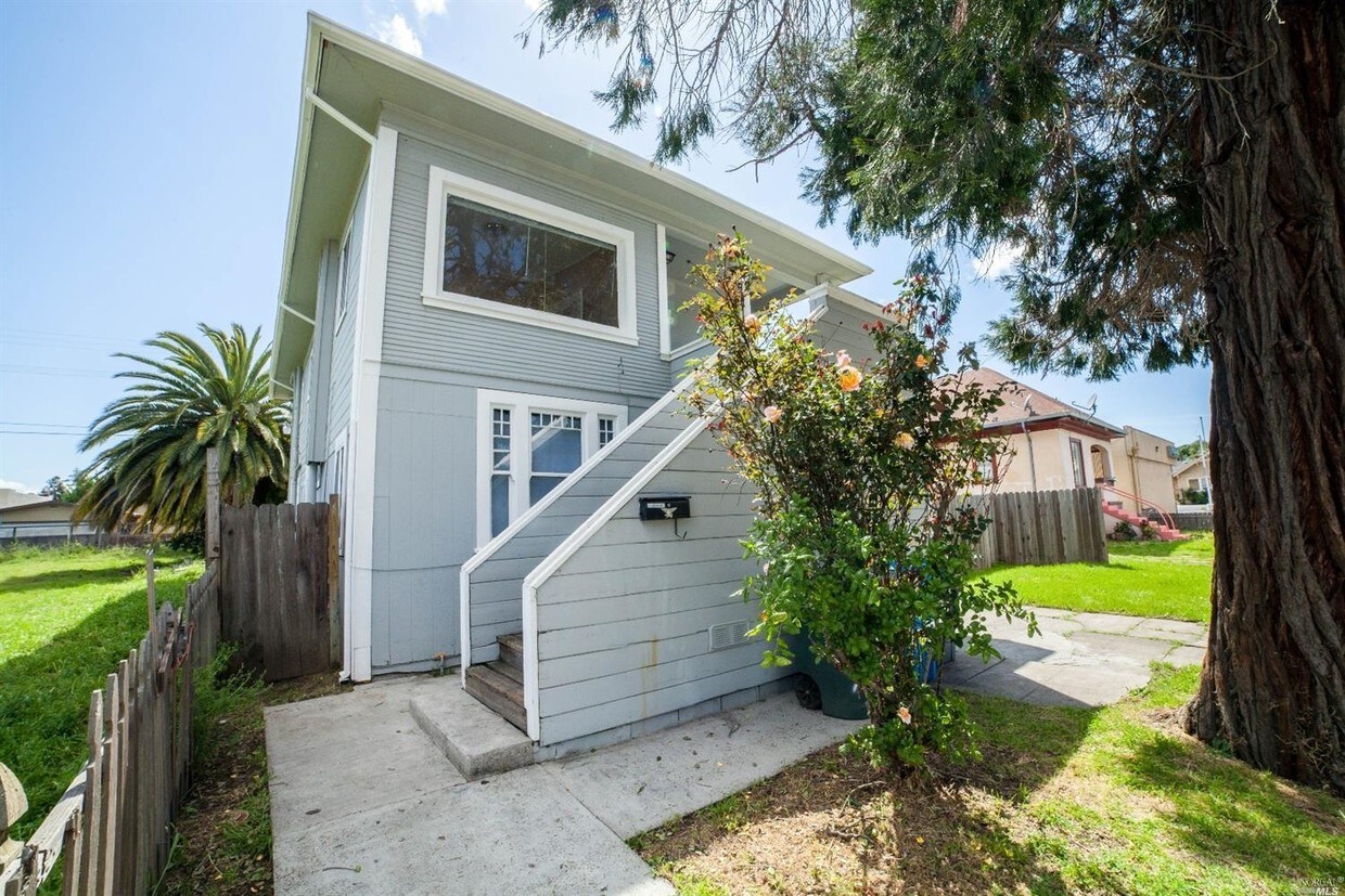 Primary Photo - Duplex