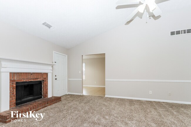 Building Photo - 5901 Green Meadow Way