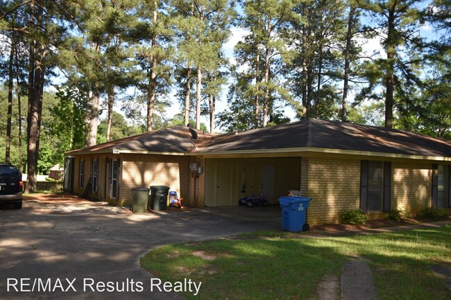 Building Photo - 2312-2312 Lily Dr