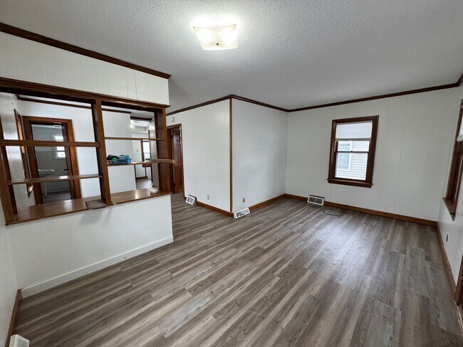 Building Photo - Cute 1 bedroom house! Located near Ta Ha Zouka Park!  Bonita casa de 1 dormitorio. ¡Ubicada cerca...