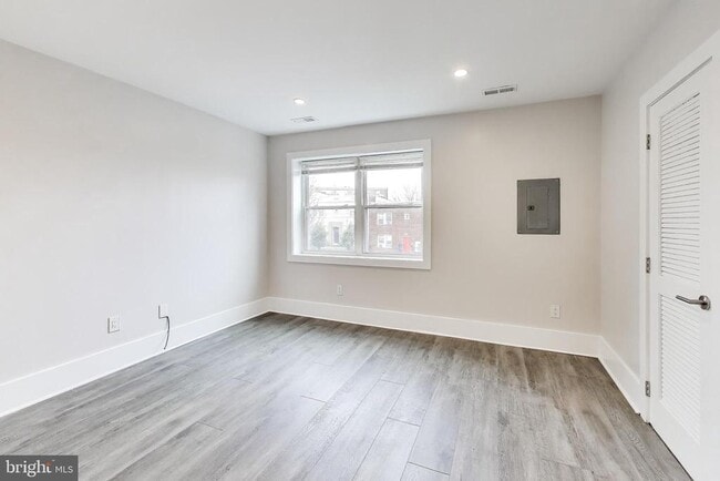 Foto del edificio - 924-919 19th St NE