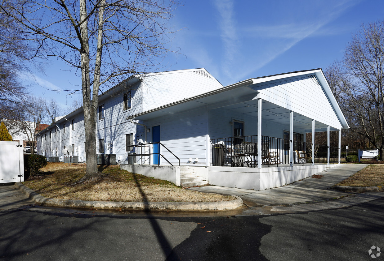 Building Photo - Cary Central Apartments