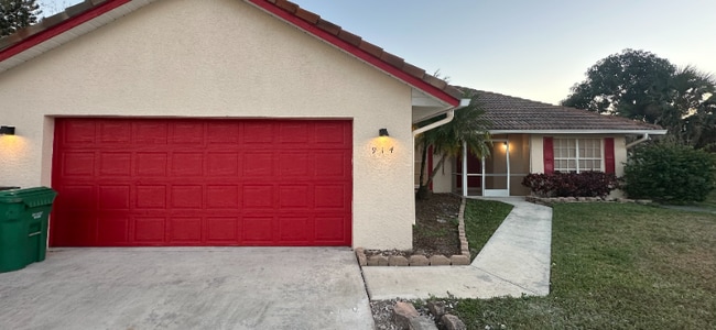 Building Photo - 914 SW Cecil Ln