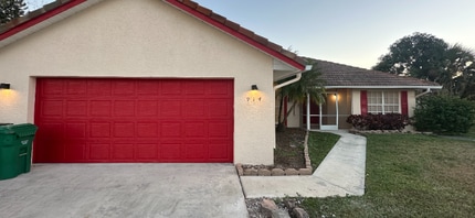 Building Photo - 914 SW Cecil Ln