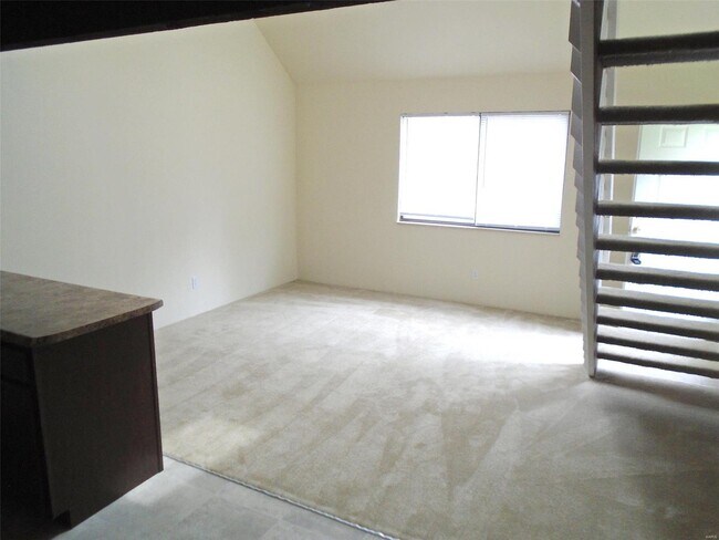Building Photo - 822 White Oak Dr