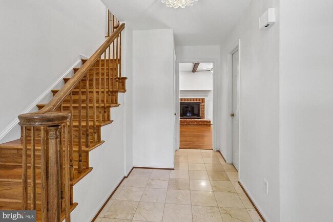 Foto del edificio - 903 Ridge Dr