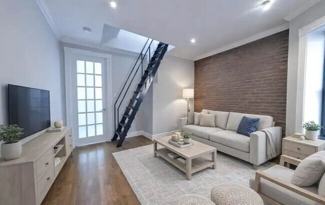 Building Photo - 219 E 23rd St