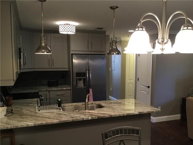Foto del edificio - Stunning 2 Bedroom 2 Bath Vintage Grand Condo