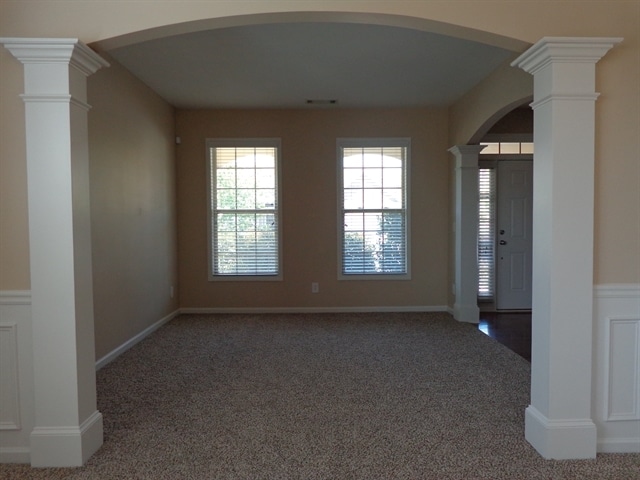 Building Photo - 850 Stonehaven Road