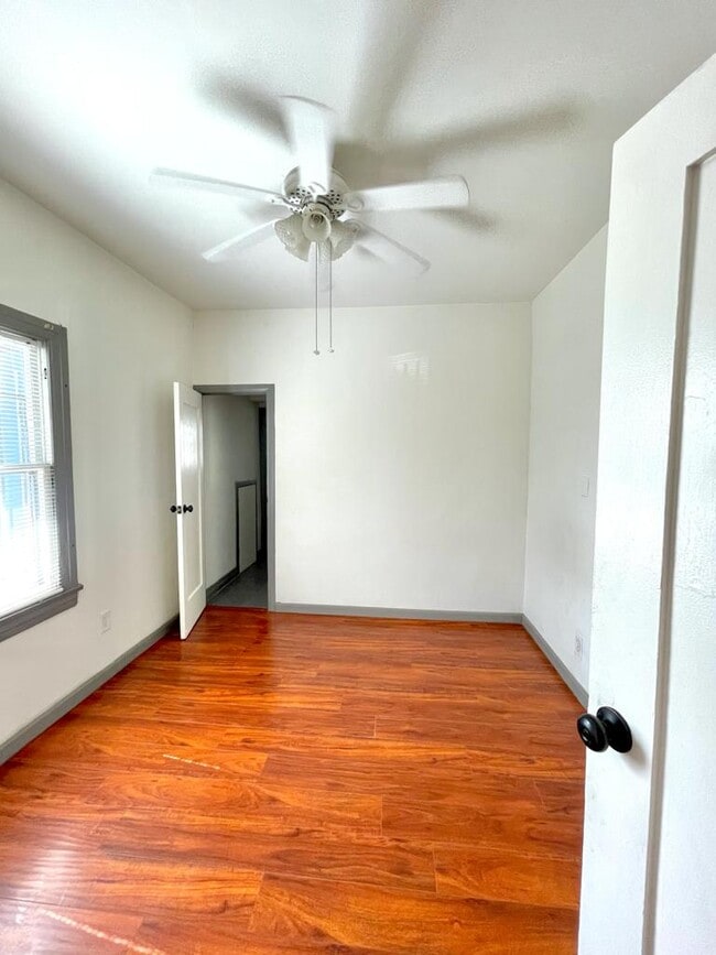 Foto del edificio - 1341 S Sycamore Ave