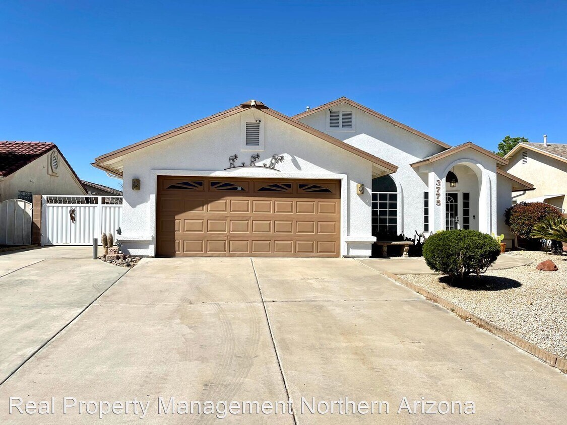 Foto principal - 3 br, 2 bath House - 3775 E. Potter Ave.