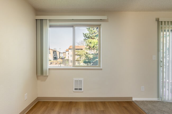 Building Photo - Spanish Hills Apartments