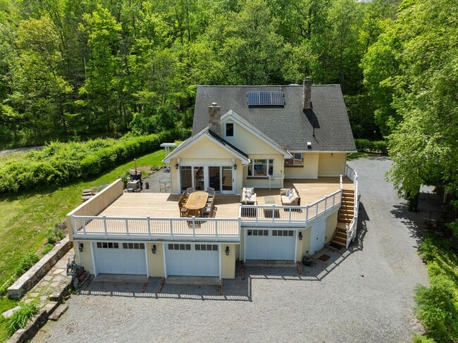Building Photo - 94 Colabaugh Pond Rd