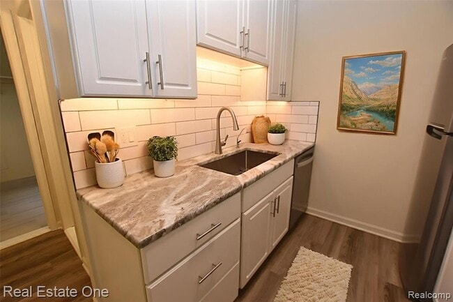 Foto del edificio - 1350 Laurel Valley Dr