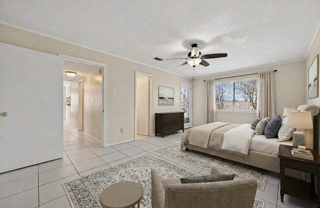 Foto del edificio - 2623 Forestbrook Dr