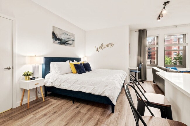 Building Photo - 120 Neilson St