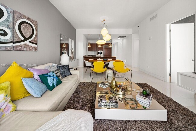 Foto del edificio - 15901 Collins Ave